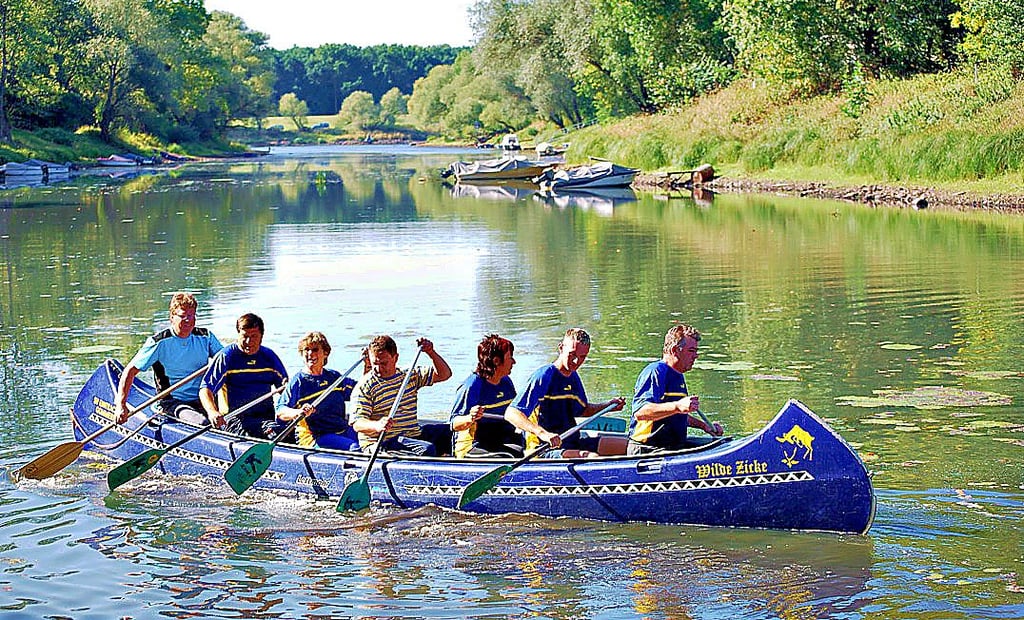 „Alle in einem Boot“ lautet das Motto der Vereinsmitglieder, wenn sie mit der „Wilden Zicke“ erlebnisreiche Touren unternehmen.