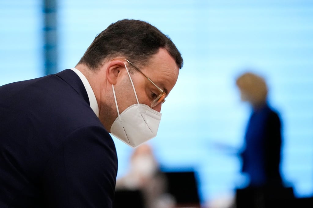 Jens Spahn (CDU), Bundesminister für Gesundheit, kommt zur wöchentlichen Kabinettssitzung der Bundesregierung im Kanzleramt.