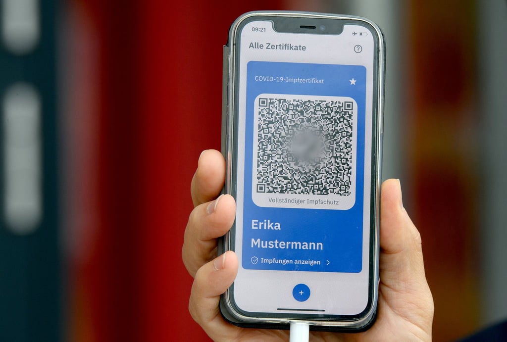 Das digitale Impfzertifikat kann man sich bei vollständiger Corona-Impfung vom Montag (14. Juni) an in vielen Apotheken abholen.