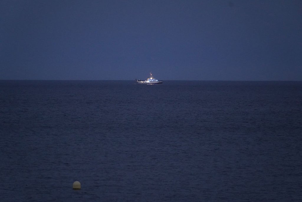 Das ozeanographische Schiff „Angeles Alvarino“ ist an der Suche nach den vermissten Mädchen beteiligt.