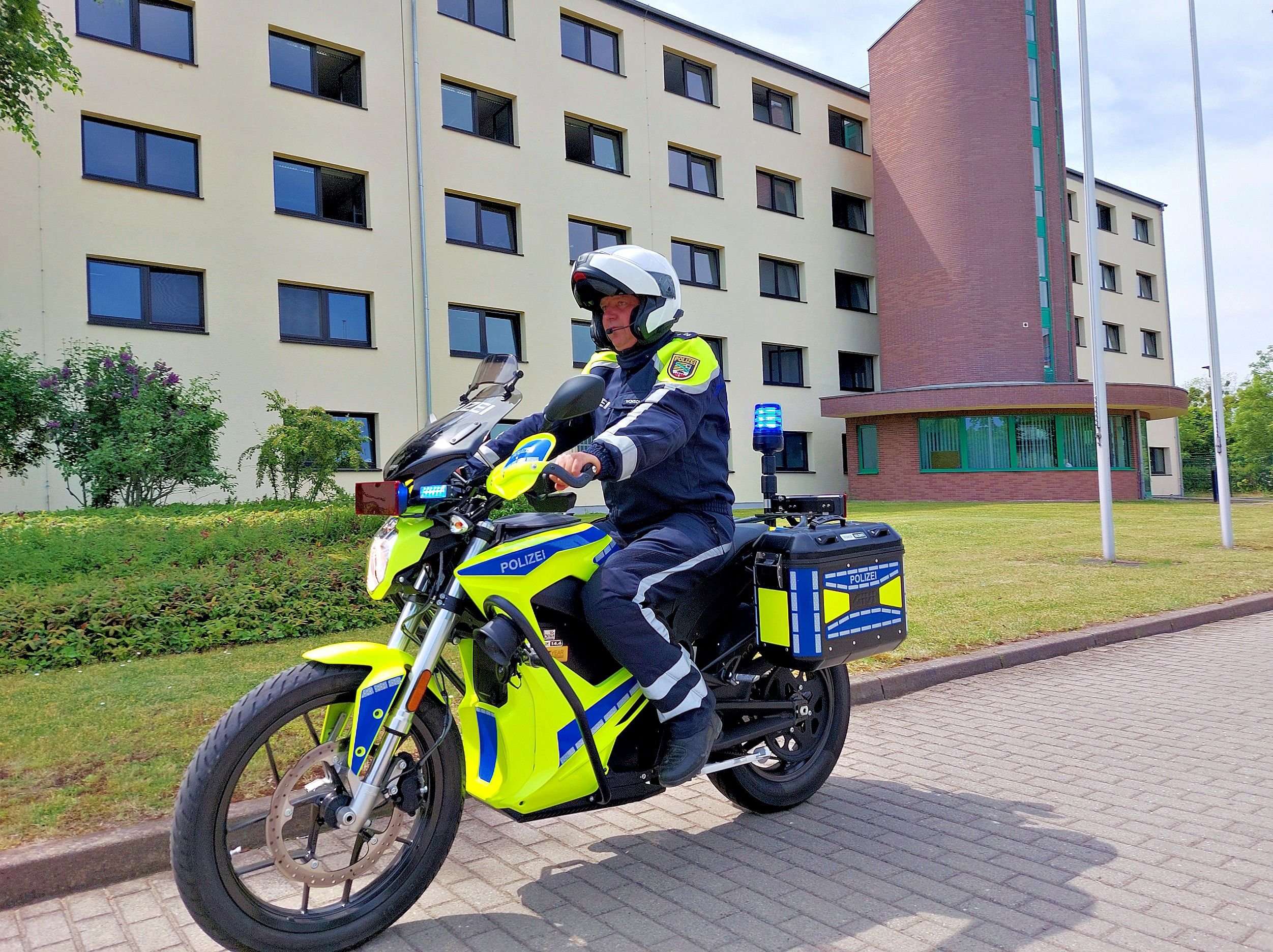 Die Polizei Geht In Dessau-Roßlau Jetzt Mit E-Motorrad Auf Streife