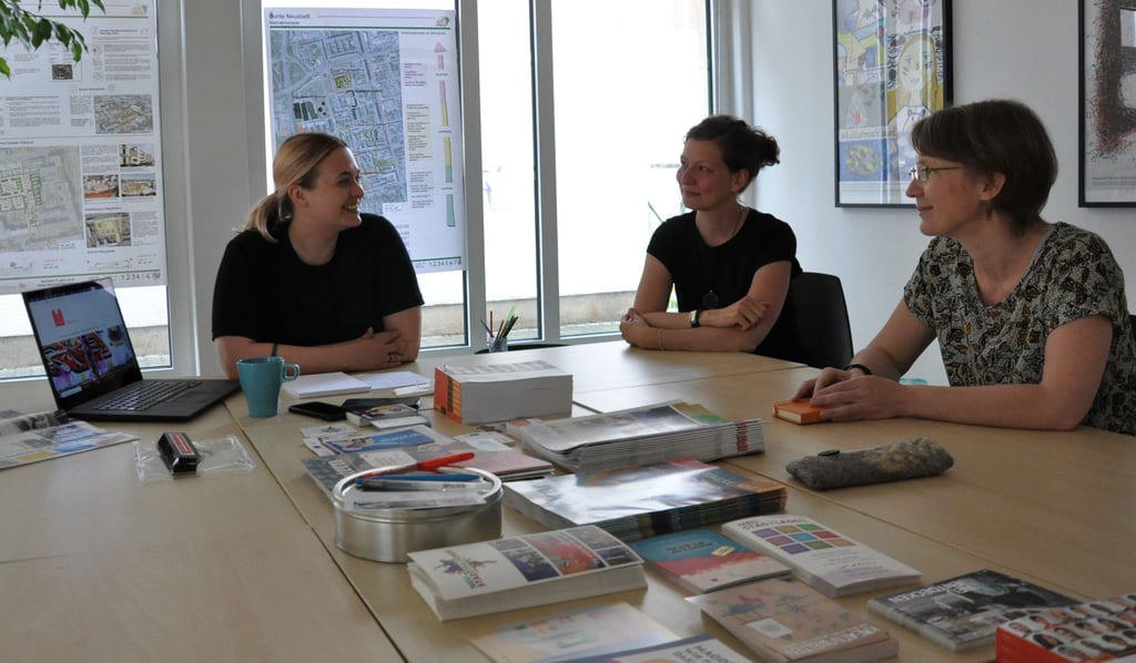 Juliane Salt (v.l.), Franziska Müller und Sandra Eichler haben die Kampagne "Neustadt schön hier" auf den Weg gebracht.