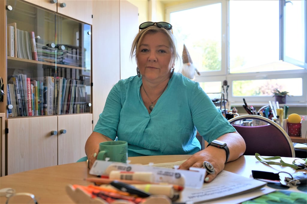 Schulleiterin Heike Herrmann unternimmt selbst etwas gegen den Lehrermangel an ihrer Schule.