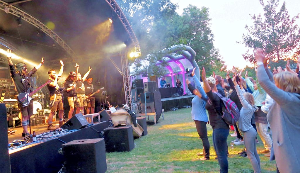 2019 kamen an zwei Tagen über 500 Besucher zum vierten RockBadaillon ins Freibad nach Langenweddingen.