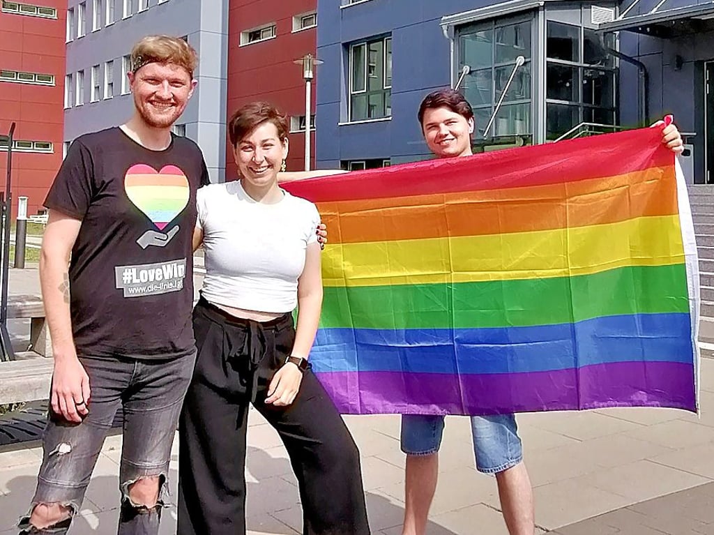 Die Vorstandsmitglieder Gabriel Rücker, Livia Bilevic und Benjamin Wöhl (v. links) wünschen sich eine Uni frei von Diskriminierung.