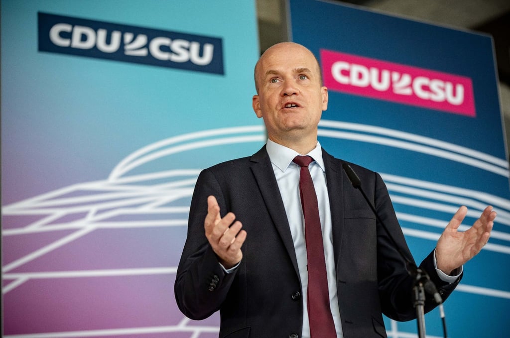 Ralph Brinkhaus, Vorsitzender der CDU/CSU Bundestagsfraktion, spricht bei einem Pressetermin vor Beginn der Sitzung der CDU/CSU Bundestagsfraktion.