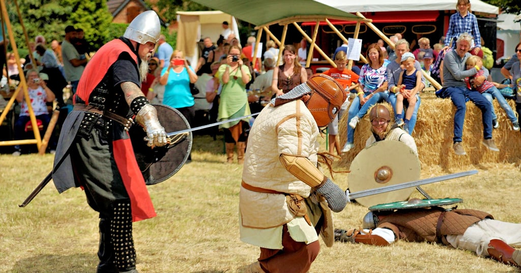 Echte Ritterkämpfe sind der Kern vieler Mittelaltermärkte, so auch beim Klostergartenfest in Jerichow.