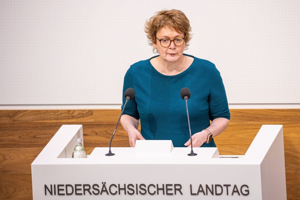 Daniela Behrens (SPD), Ministerin für Gesundheit in Niedersachsen, spricht.