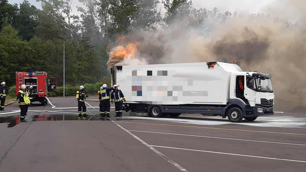 Der 50. Einsatz der Genthiner Feuerwehr war ein LKW-Brand auf einem Firmengelände in Mützel.