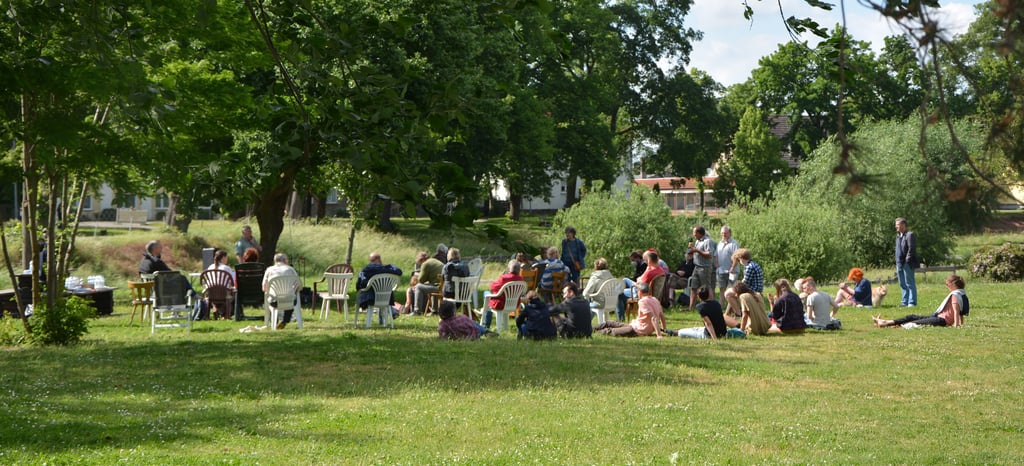 Die Initiative Seehausen links lud neben dem Grünen Klassenzimmer Seehausen zu einer Diskussion über die Verkehrswende.