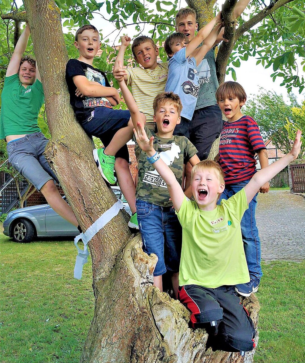 Für die Jungen stand nicht das Hand- oder Fußballspielen auf dem Programm, sondern sie beschäftigten sich wie die Mädchen mit Gott.