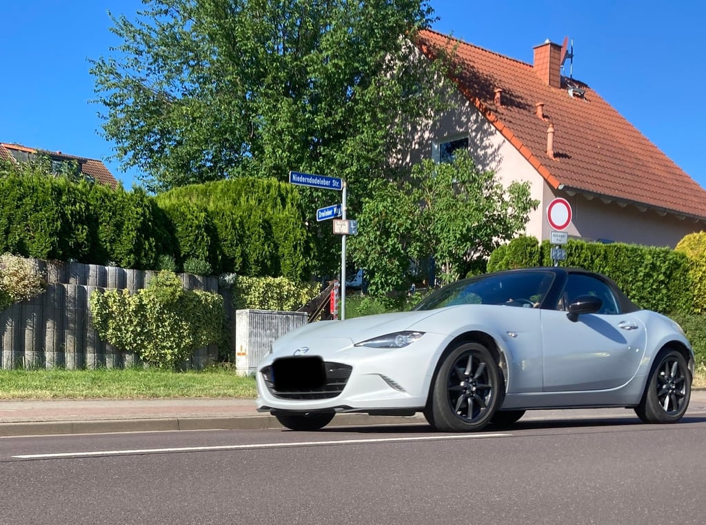 Der Straßenverkehr auf der Niederndodeleber Straße im Magdeburger Stadtteil Diesdorf soll überprüft werden, kündigt die Stadtverwaltung an.