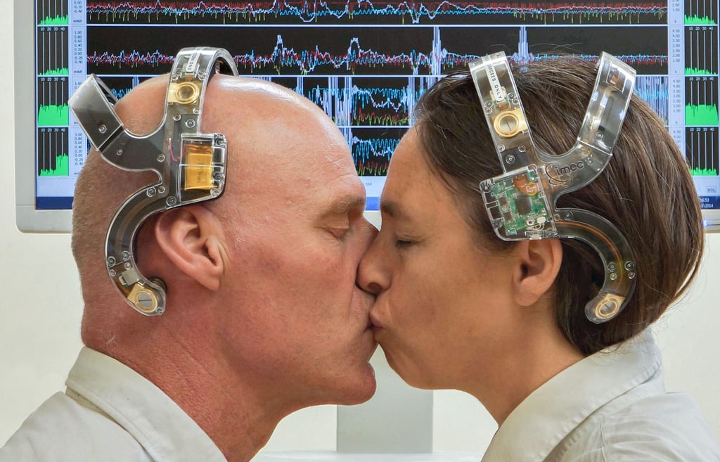 Karen Lancel und Herman Maat: „Kissing Data Symphony“, 2018
