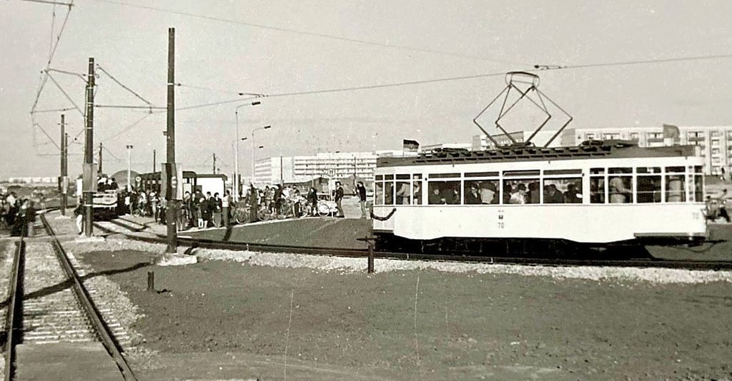 Am 27. April 1984 fuhr erstmals eine Straßenbahn in den Wohnkomplex Olvenstedt, dem WKO.