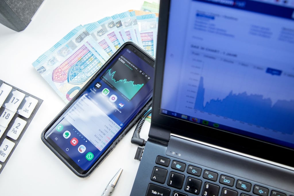 Robo Advisor machen Geldanlage einfach. Einige Anbieter erledigen dabei einen guten Job.