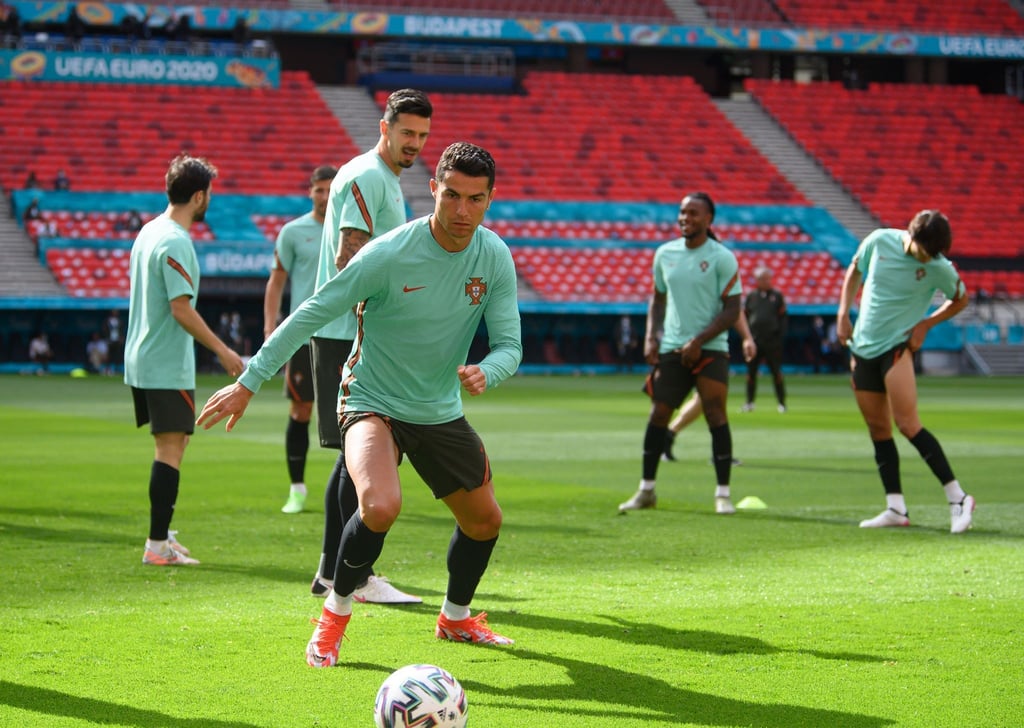 Freut sich auf viele Zuschauer: Cristiano Ronaldo trainiert mit Portugals Team in der Puskas Arena.