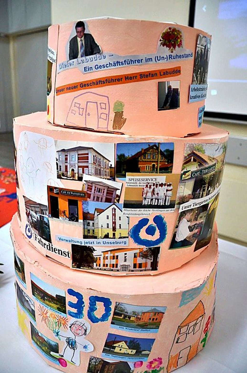Die Einrichtungen der Lebenshilfe haben große und aufwendige Kunstwerke zum 30-jährigen Geburtstag des Vereins angefertigt.