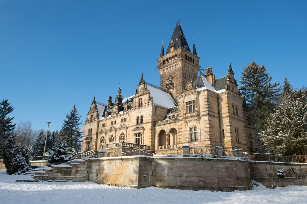 Das Neue Jagdschloss Hummelshain.