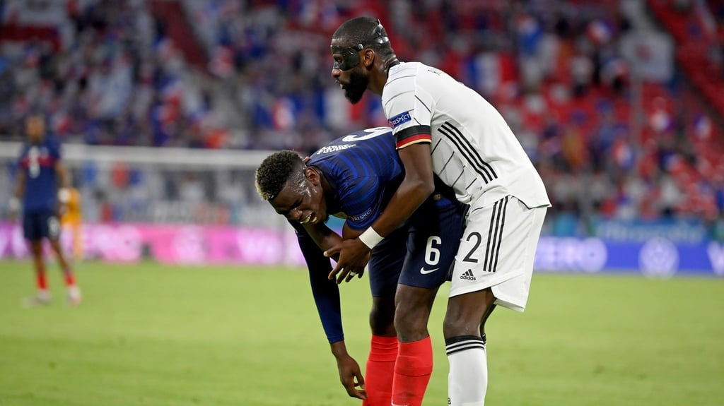Gerieten in München kurz aneinander: Antonio Rüdiger (r) und Paul Pogba.