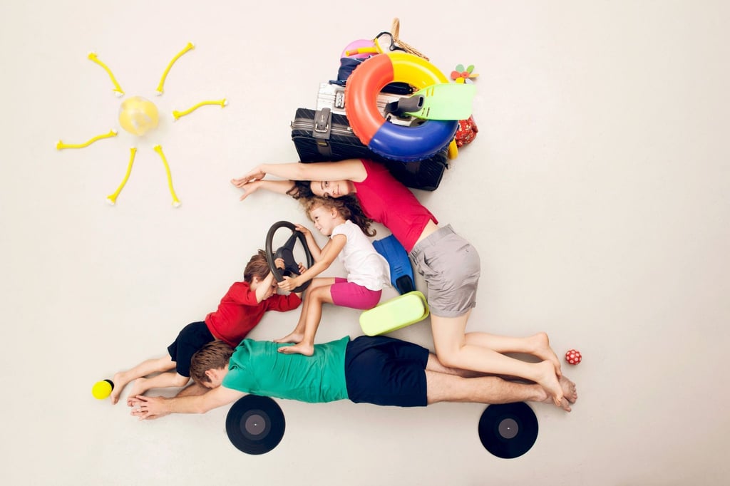 Eine lange Autofahrt mit Kindern ist eine Herausforderung. Mit ein paar Tricks wird es leichter für alle.