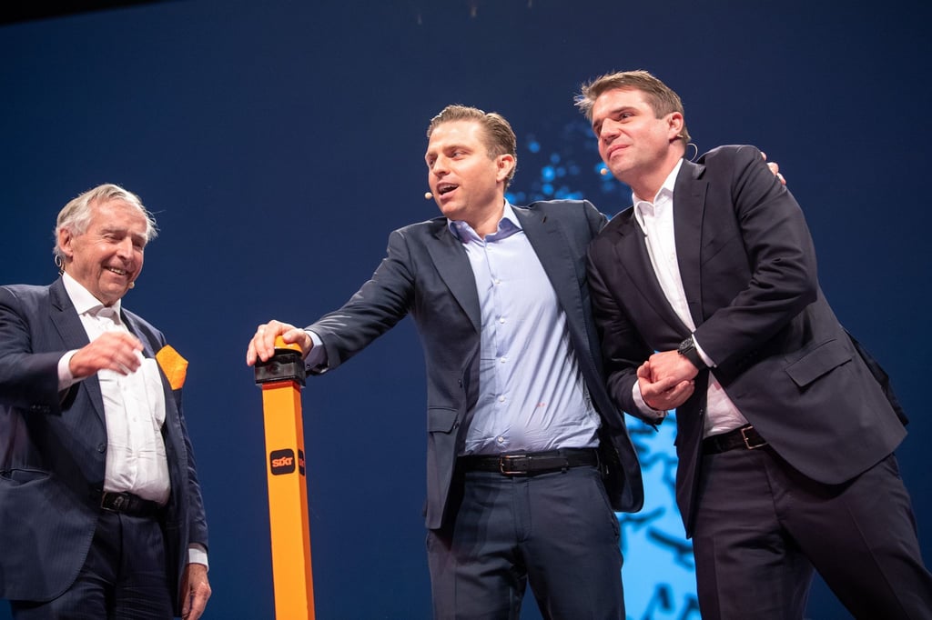 Erich Sixt und seine Söhne Konstantin (M) und Alexander Sixt (r). (Archivbild)