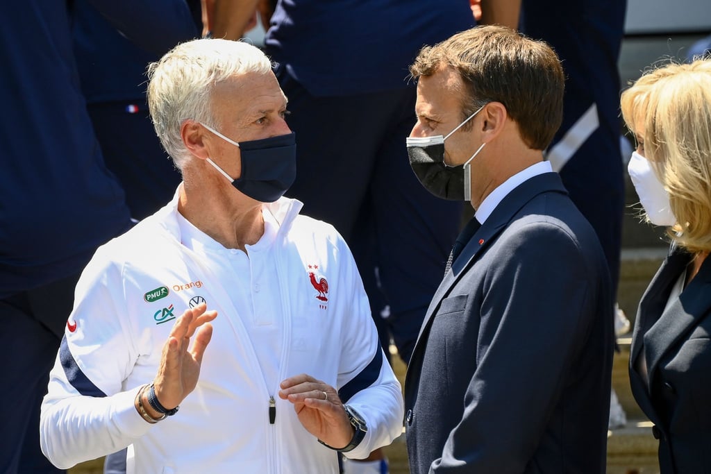 War vom Sieg der Elf von Nationalcoach Didier Deschamps (l) äußerst angetan: Emmanuel Macron.