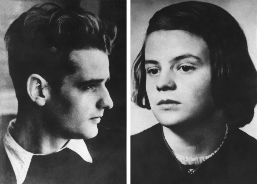 Diese undatierten Archivbilder zeigen Hans und Sophie Scholl, Mitgründer und Mitstreiter der Widerstandsgruppe "Weiße Rose", Die Geschwister wurden am 18. Februar 1943 beim Verteilen von Flugblättern an der Universität Münschen beobachtet, verraten und nur vier Tage später, am 22. Februar 1943, von den Nationalsozialisten hingerichtet.