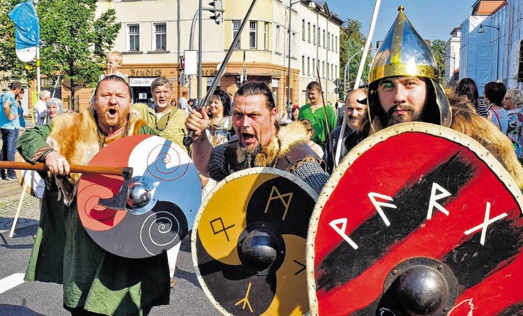 Solche wilden Krieger wie bei einem früheren Schlossfest-Umzug wird es in diesem Sommer in Weißenfels wohl nicht geben.