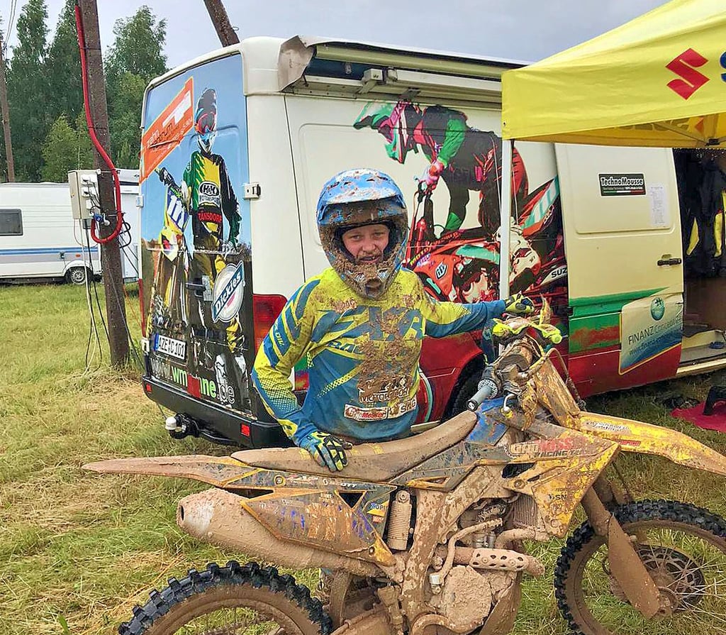 Ein Bild von Motocross-Pilotin Anne Borchers nach dem Qualifikationsrennen. Sie kam sehr gut zurecht und beendete die Quali auf Platz drei.