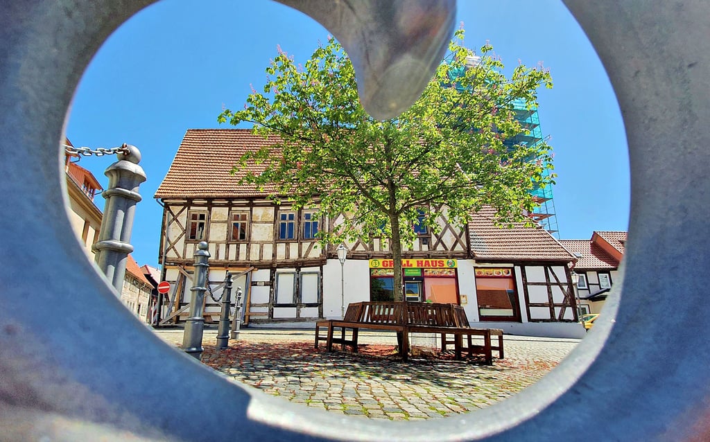 Das Fachwerkhaus Markt 5 in Harzgerode ist verkauft. Oben soll Wohnraum entstehen unten ein Eiscafé einziehen.