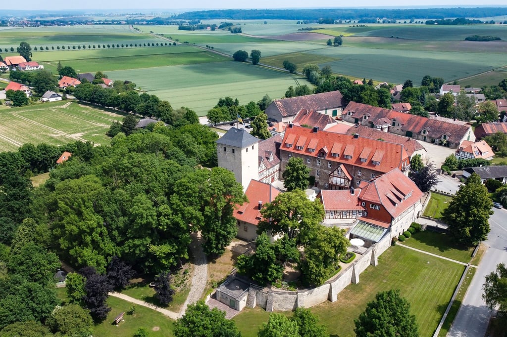 Die Burg Warberg wird Standort für das Ackerbauzentrum Niedersachsen.