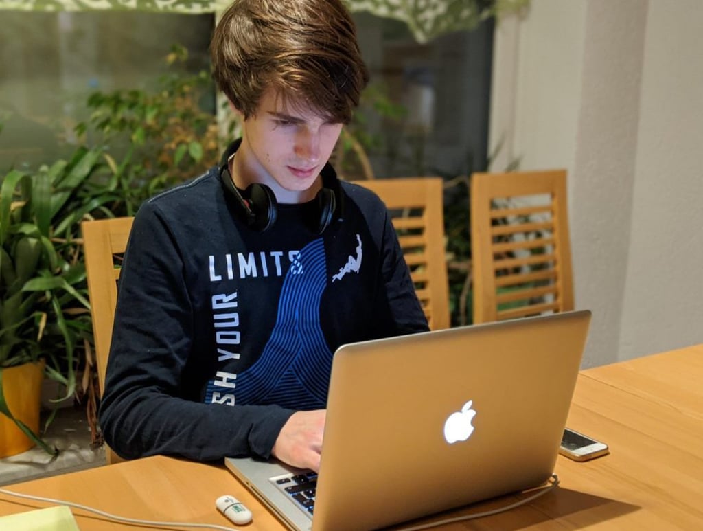 Stefan Neuber, Schüler des Cantor-Gymnasiums, hat eine Mathe-App für Grundschüler entwickelt.