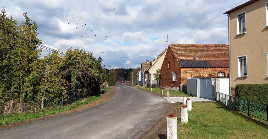 Vom Ortseingang bis in die Dorfmitte gibt es in Fienerode eine neue Straße.