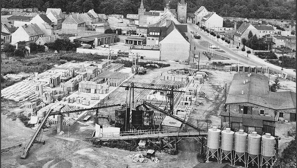 Nach 1945 entstand auf dem Fischmarkt das zum Wiederaufbau benötigte Betonwerk. Es wurde bis in die 1980er Jahre genutzt.