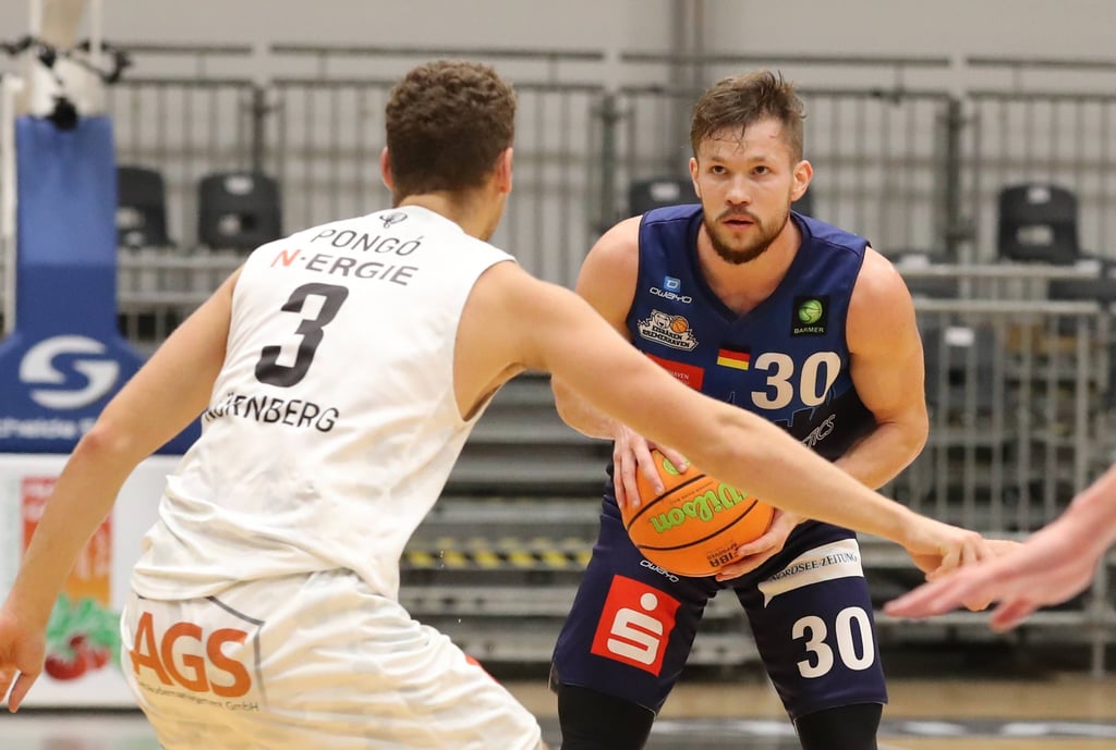 Aufbauspieler Leon Friederici (r.) wechselt zum MBC und trifft dort auf seinen jüngeren Bruder Vincent.