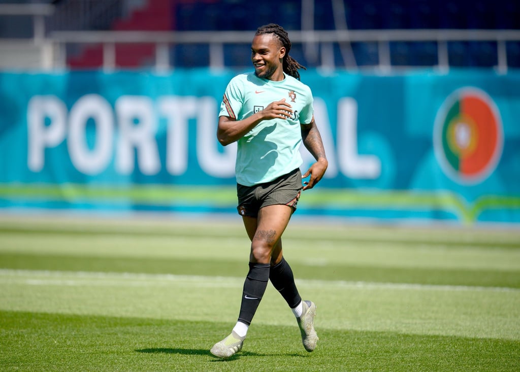 Portugals Renato Sanches rennt bei einer Trainingseinheit über den Platz.