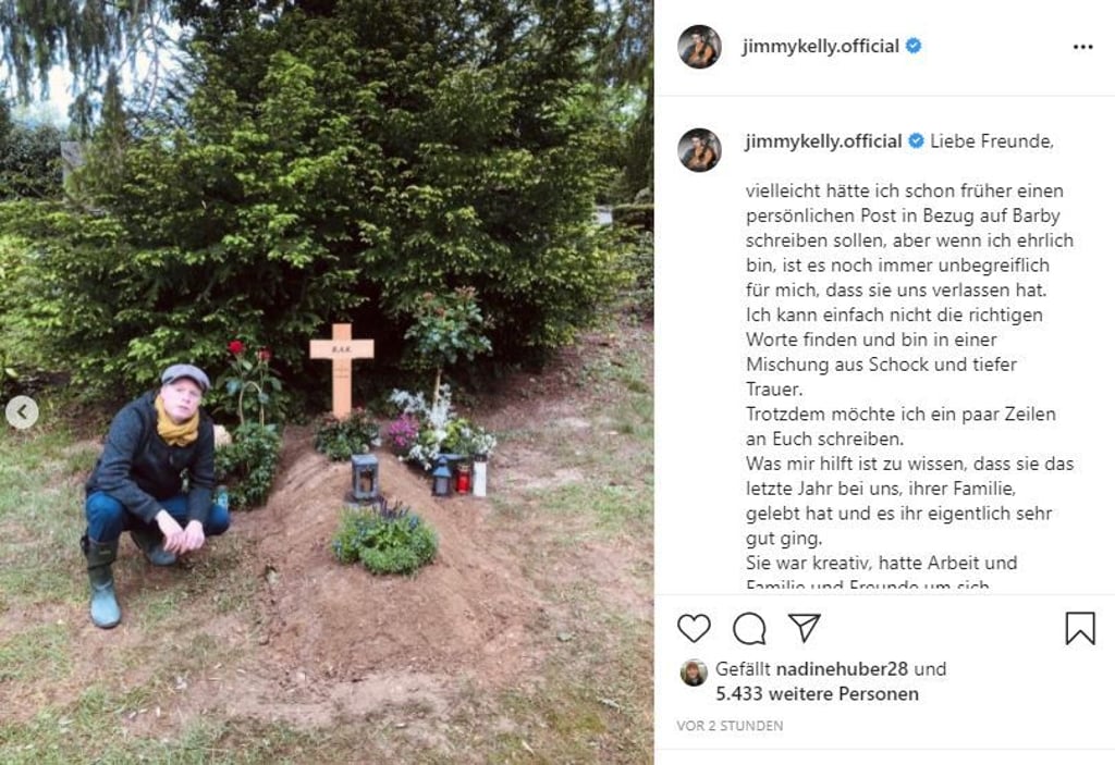 Jimmy teilte in seinem Instagram-Post mit, dass Barby friedlich im Familienkreis eingeschlafen sei.