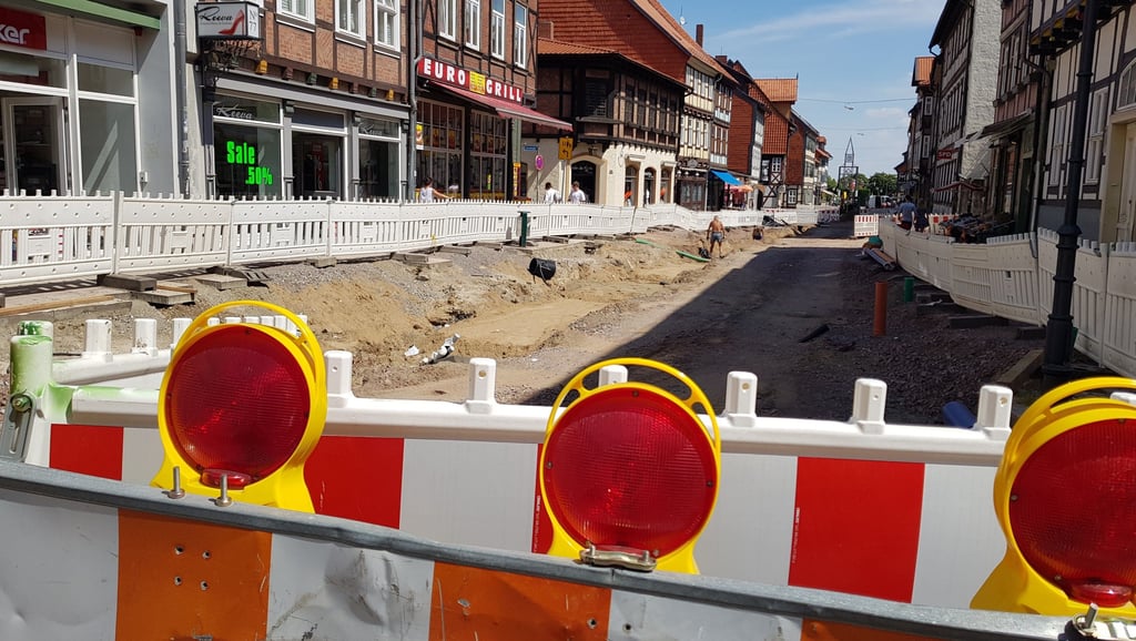Wenn die Straßenarbeiten in der unteren Breiten Straße endlich starten, ist wieder mit Einschränkungen für Autofahrer und Händler zu rechnen.