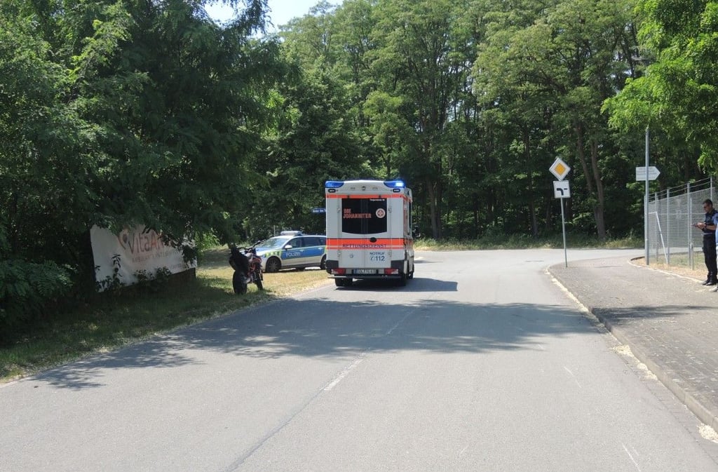 Ein 19-Jähriger stürzte am Donnerstag in Tangermünde mit seinem Krad und verletzte sich dadurch.