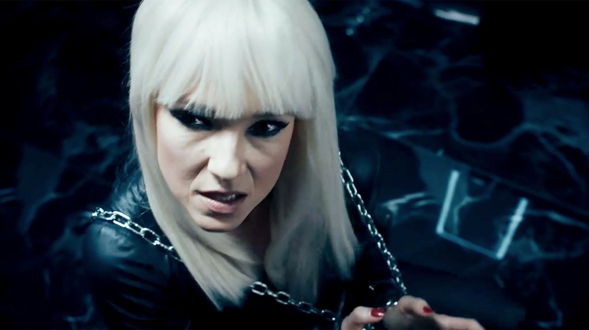 Carolin Kebekus tritt als „Lady Gender Gaga“ auf.