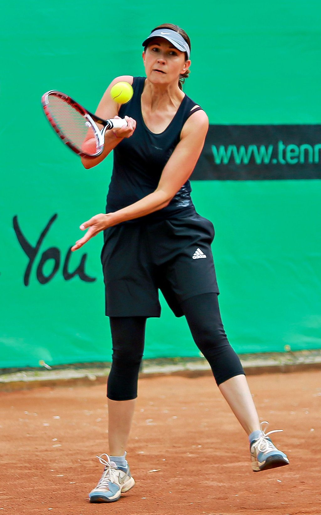 Ines Kausch hatte in ihrem Einzel gegen Kerstin Baumann den längeren Atem und gewann 2:1.