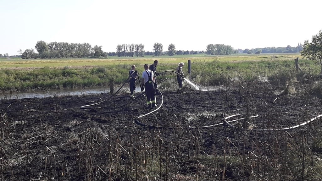 Ein Großflächenbrand bei Calbe.
