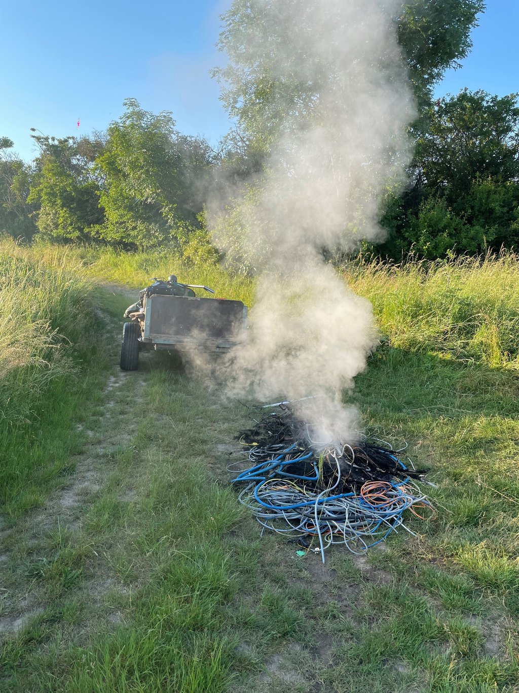 Dank der Feuerwehr konnte sich der Kabelbrand am Freitagmorgen nicht ausweiten. Foto: Feuerwehr Weissenfels