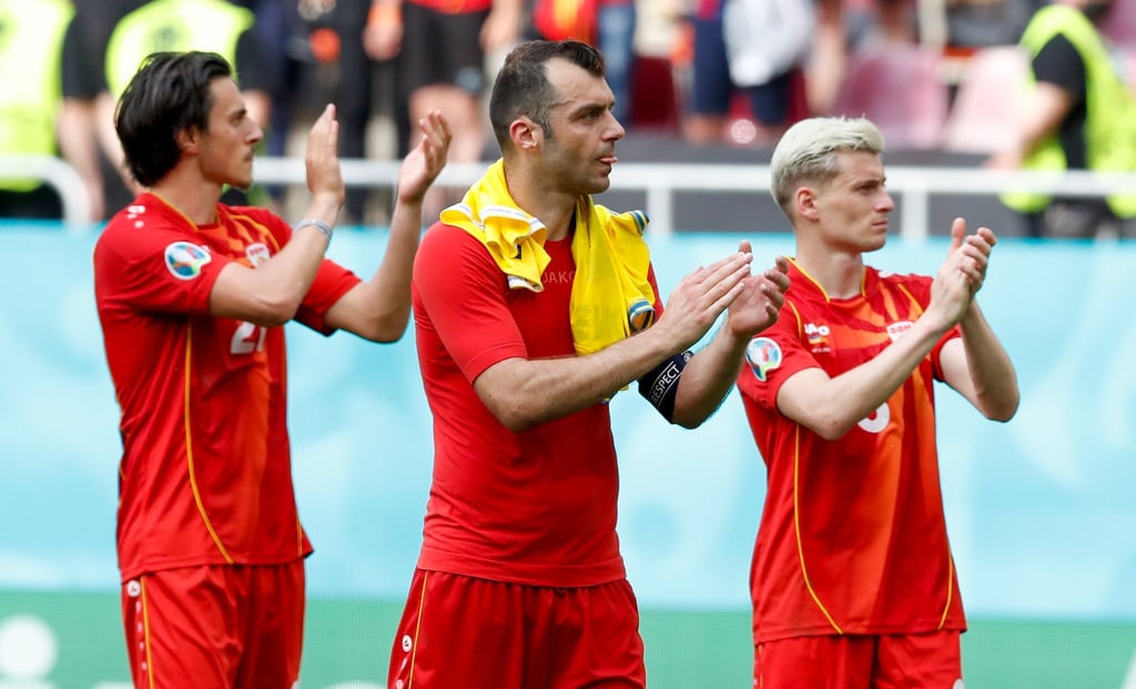 Nordmazedonien um Goran Pandev (M.) schied vorzeitig aus.