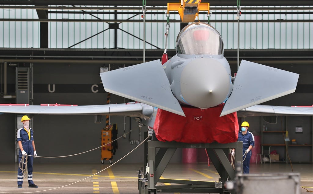 Ein Eurofighter in einem bayerischen Fliegerhorst. FCAS soll das neue Luftkampfsystem werden und die bisherigen Kampfjets ablösen.
