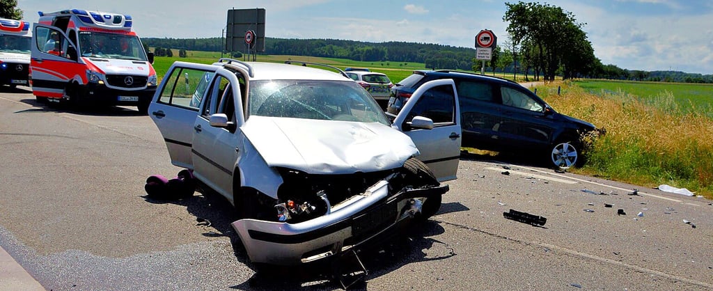 Ein Unfall mit acht Verletzten hat sich am Sonntagnachmittag auf der B71 im Kreuzungsbereich Engersen/Zichtau ereignet.
