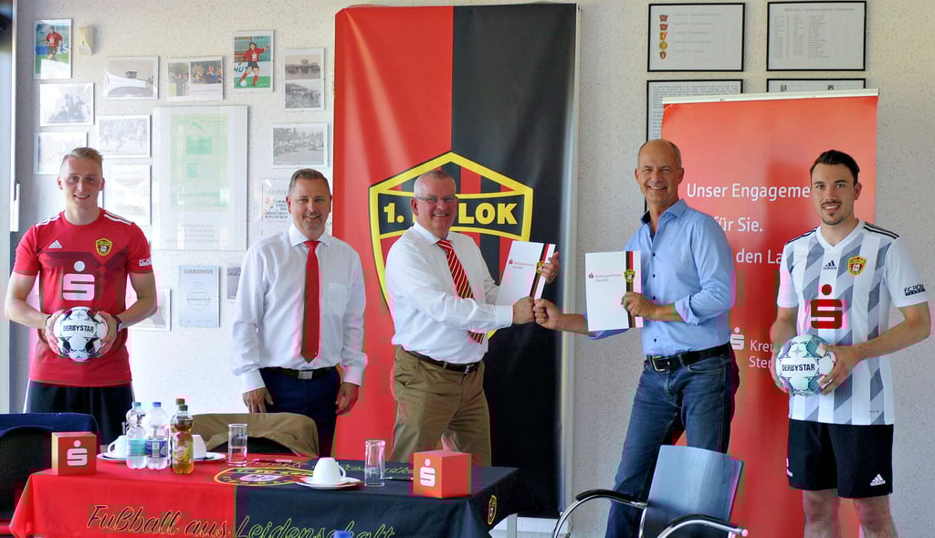 Die Sparkasse bleibt weiterhin Partner beim 1. FC Lok Stendal.