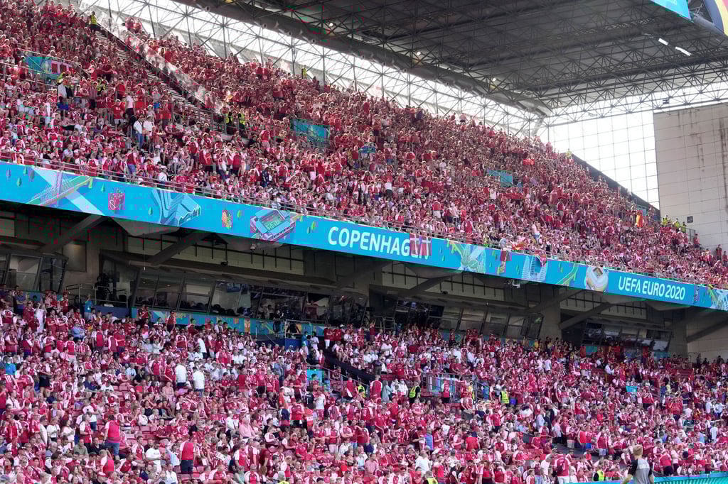 Dänische Fans in der Kopenhagener Arena.