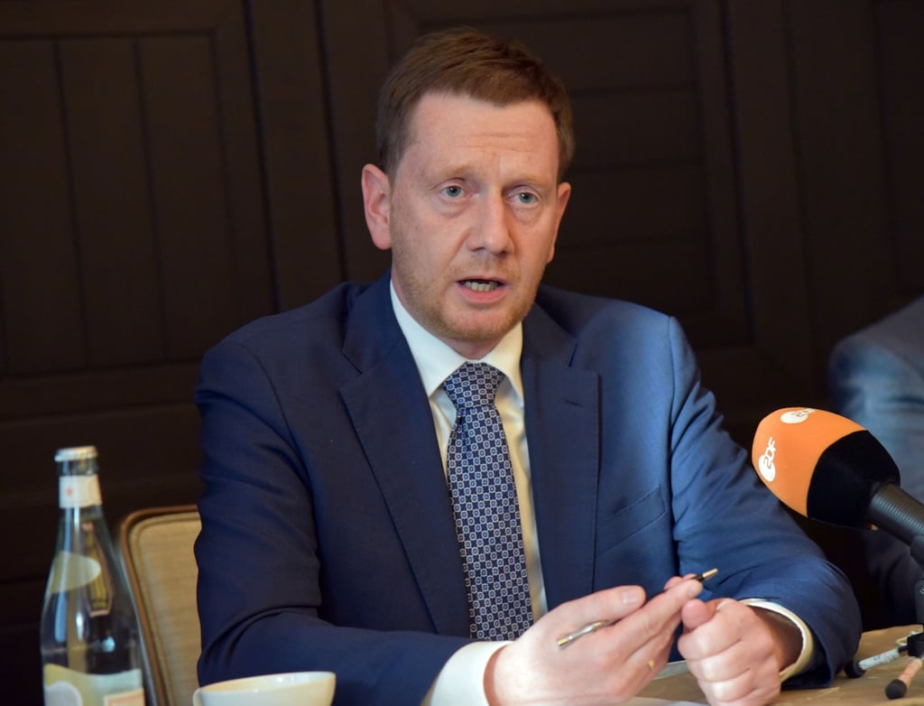 Michael Kretschmer (CDU), Ministerpräsident von Sachsen, gibt eine Pressekonferenz.