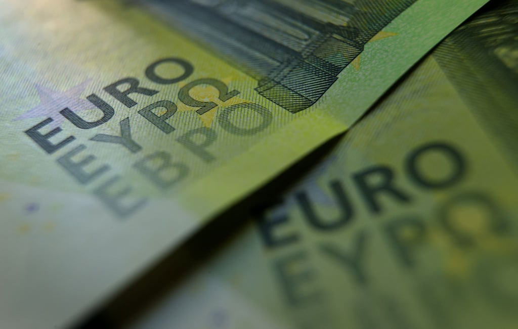 Um Negativzinsen zu umgehen, horten immer mehr Menschen Bargeld.